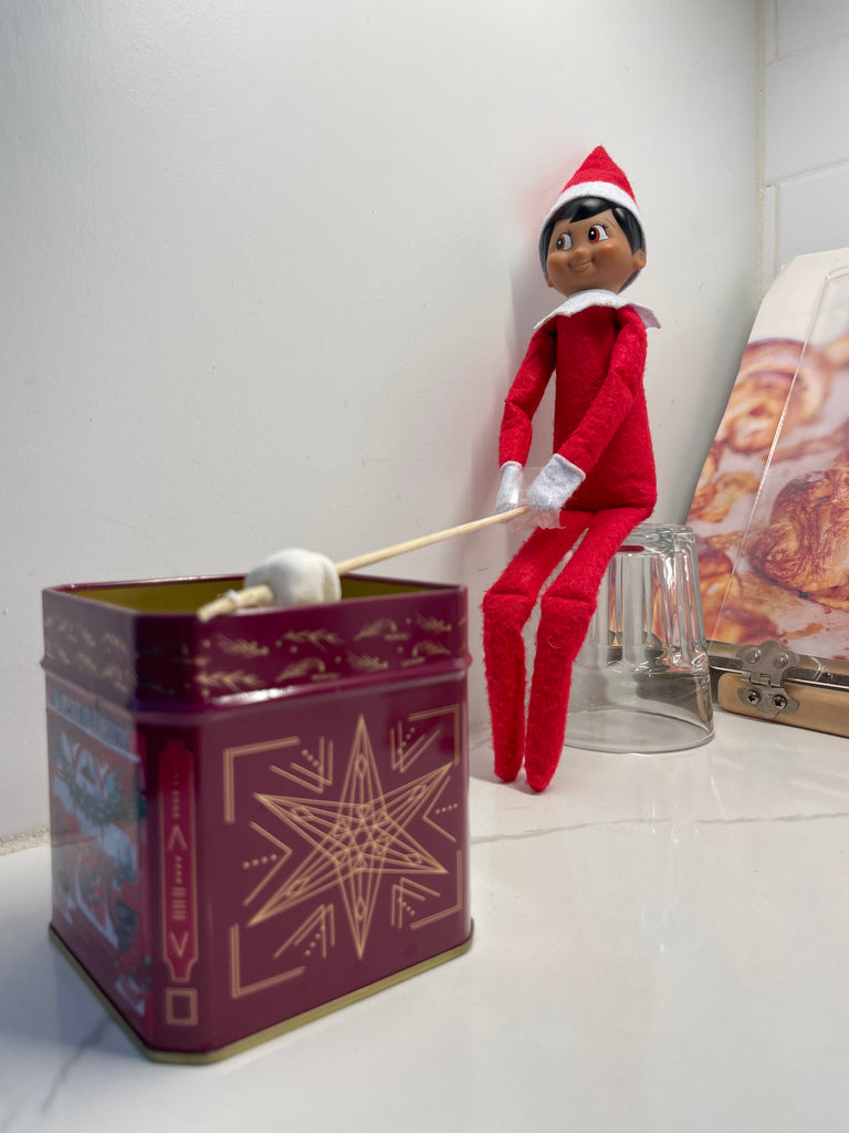 A Russian Language Elf on the Shelf Scavenger Hunt